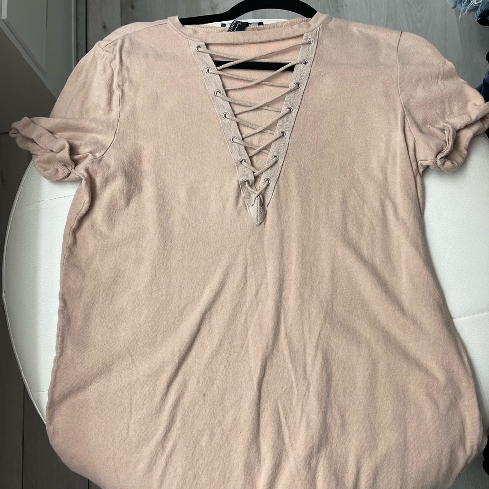 cute lace up t-shirt dress! 💓